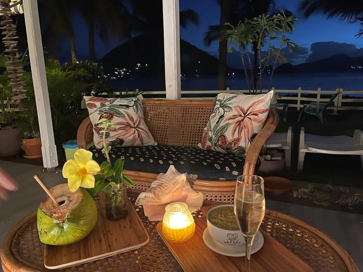 Blue Lagoon, Cottage Les Pieds Dans L Eau Terre-De-Haut Holiday home