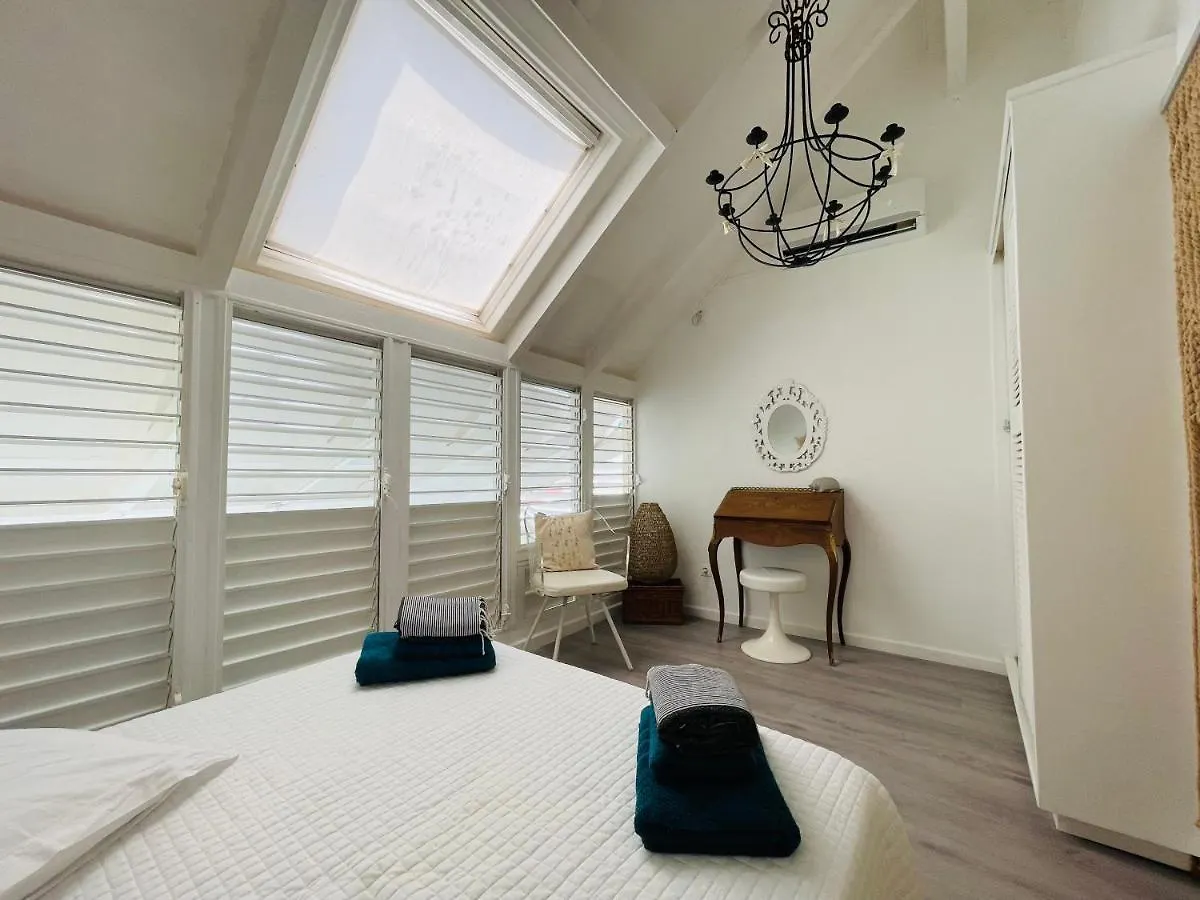 Holiday home Blue Lagoon, Cottage Les Pieds Dans L Eau Terre-De-Haut